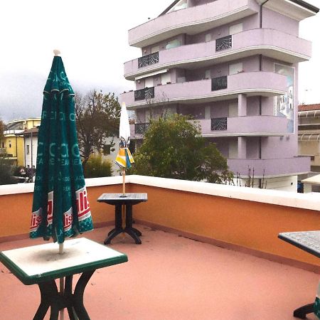 Hotel Villa Lorena Rimini Eksteriør billede