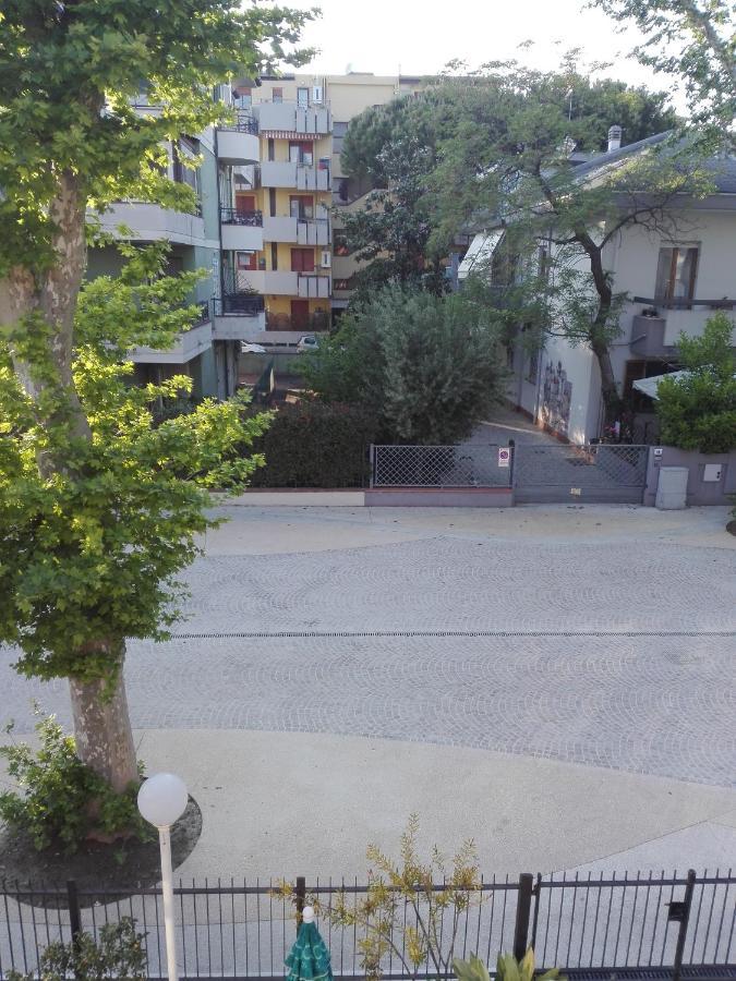 Hotel Villa Lorena Rimini Eksteriør billede