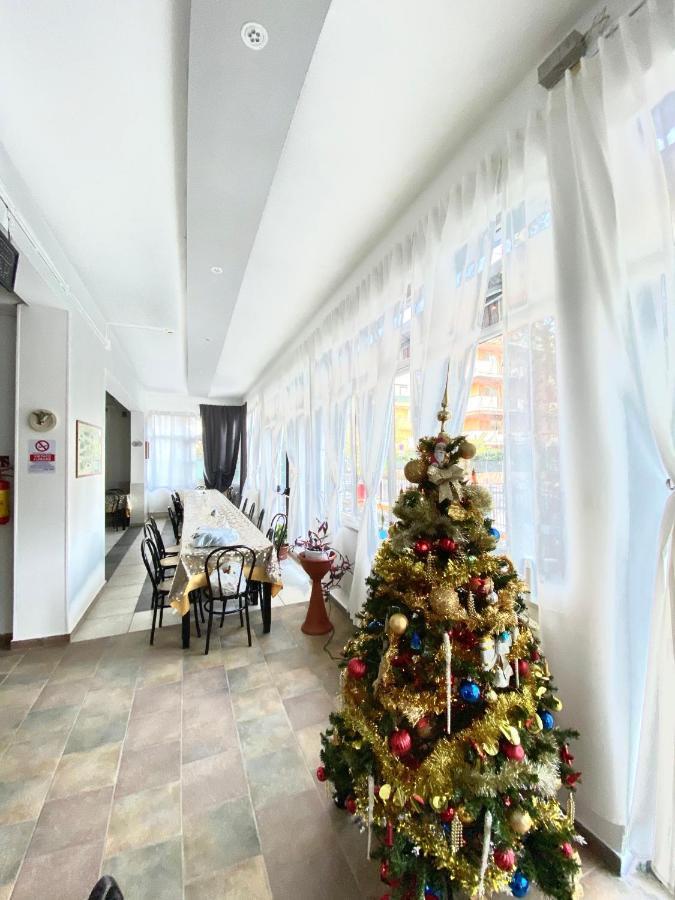 Hotel Villa Lorena Rimini Eksteriør billede