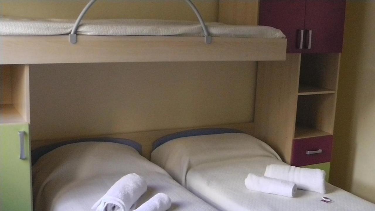 Hotel Villa Lorena Rimini Værelse billede