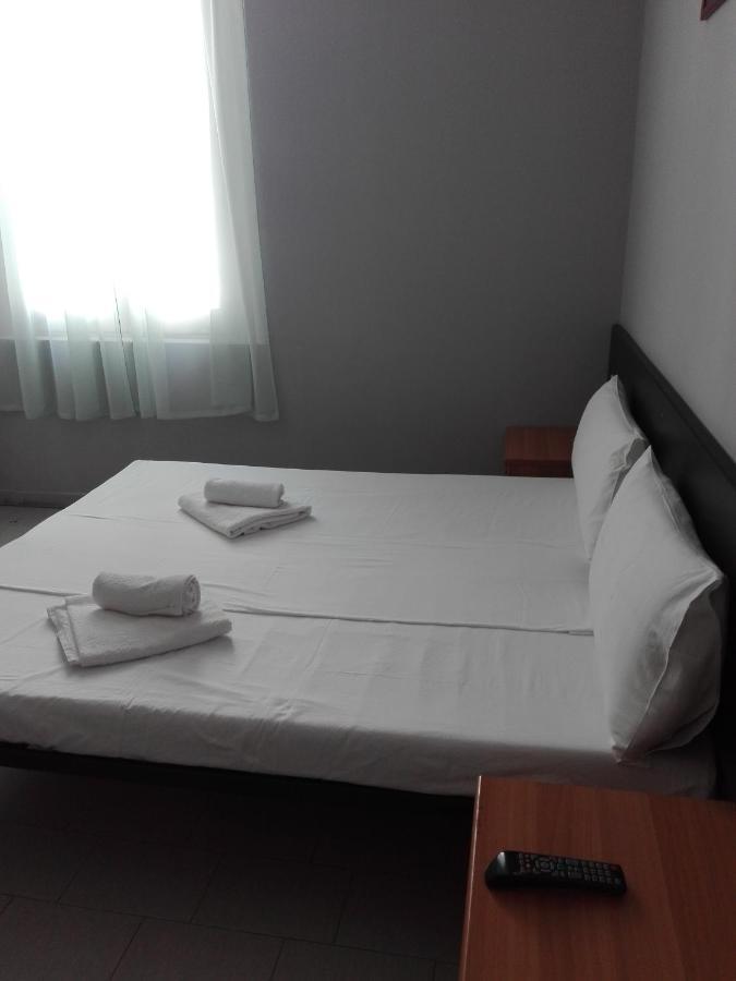 Hotel Villa Lorena Rimini Eksteriør billede