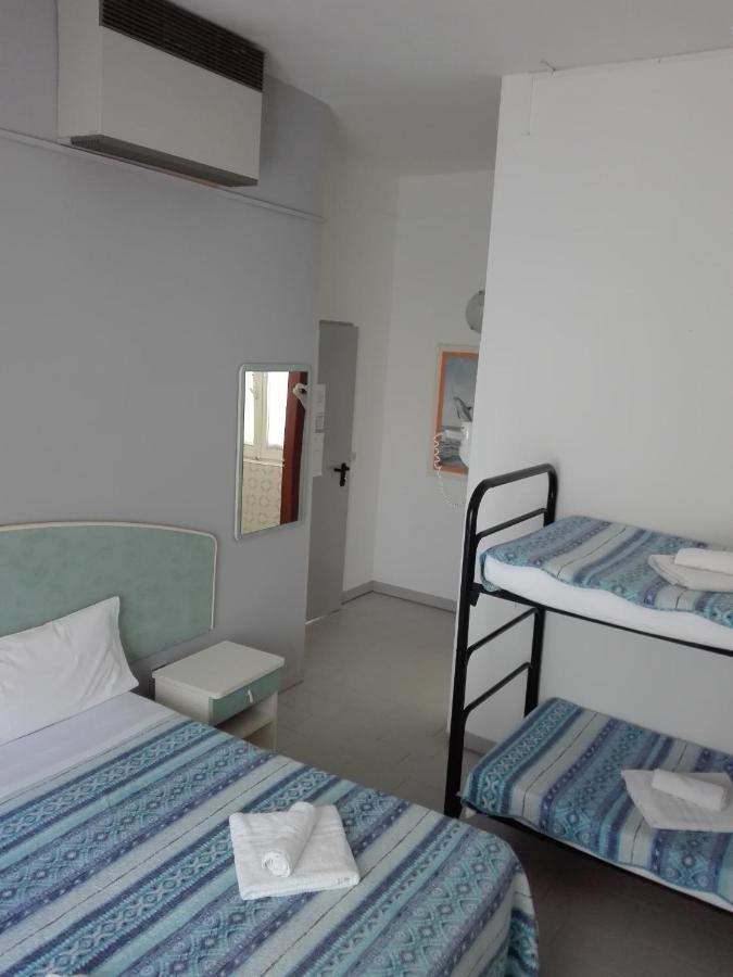 Hotel Villa Lorena Rimini Eksteriør billede