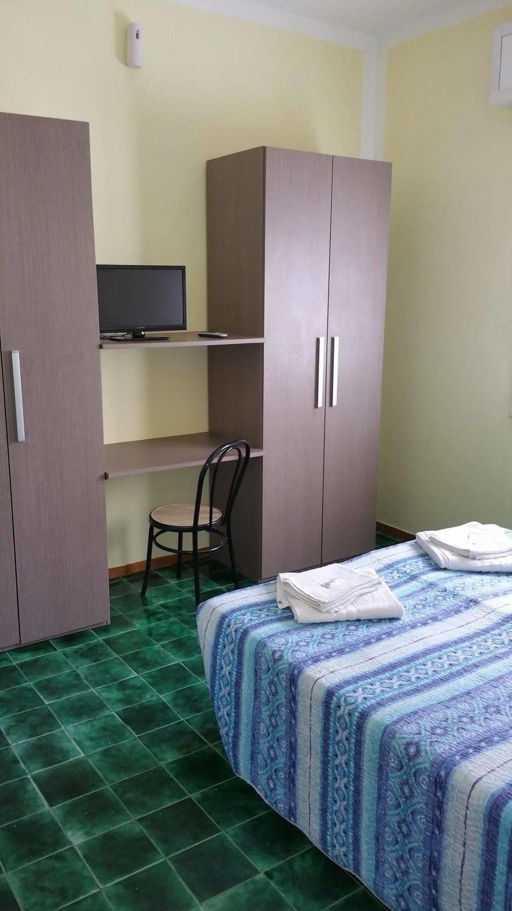 Hotel Villa Lorena Rimini Eksteriør billede
