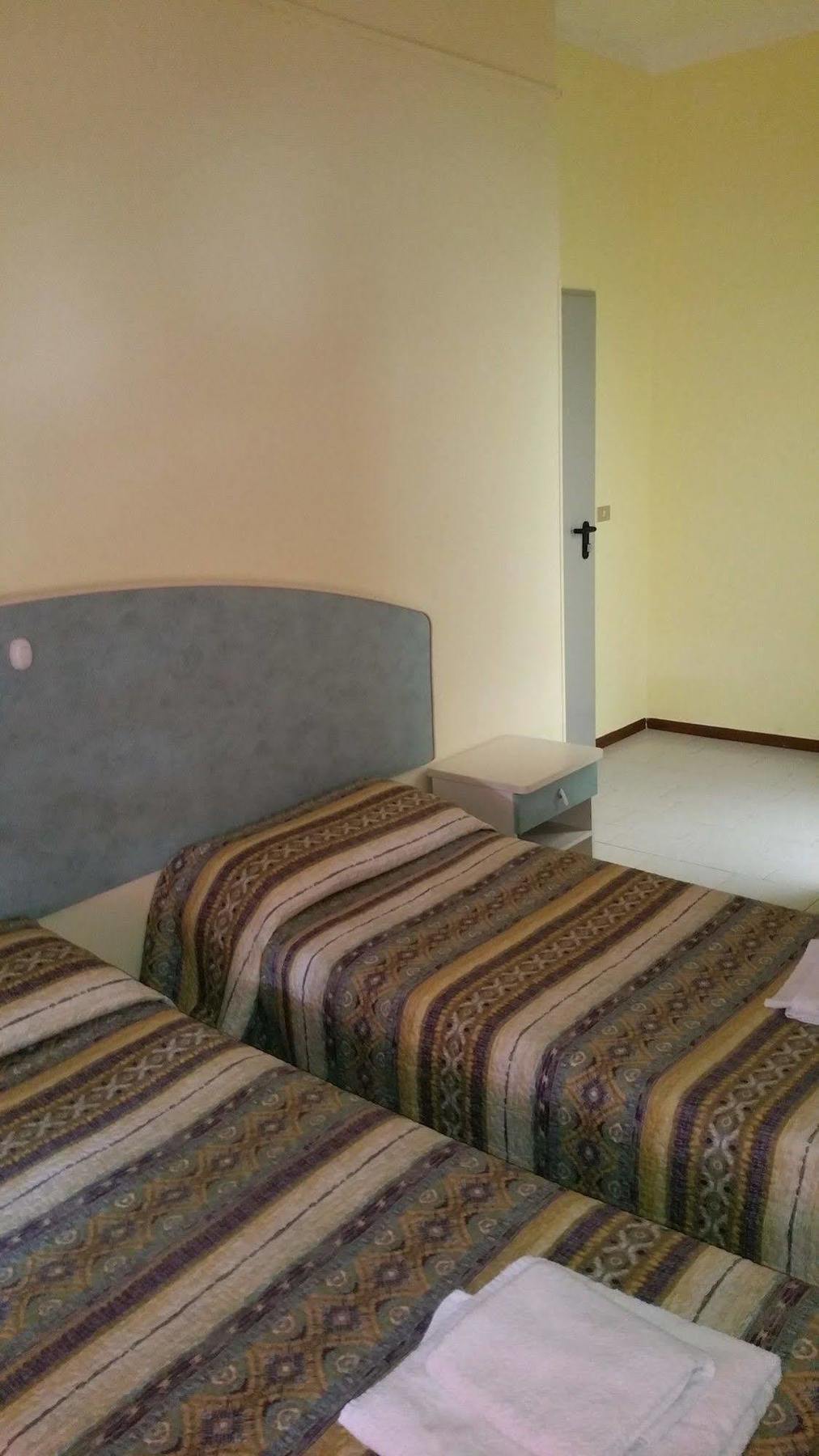 Hotel Villa Lorena Rimini Eksteriør billede