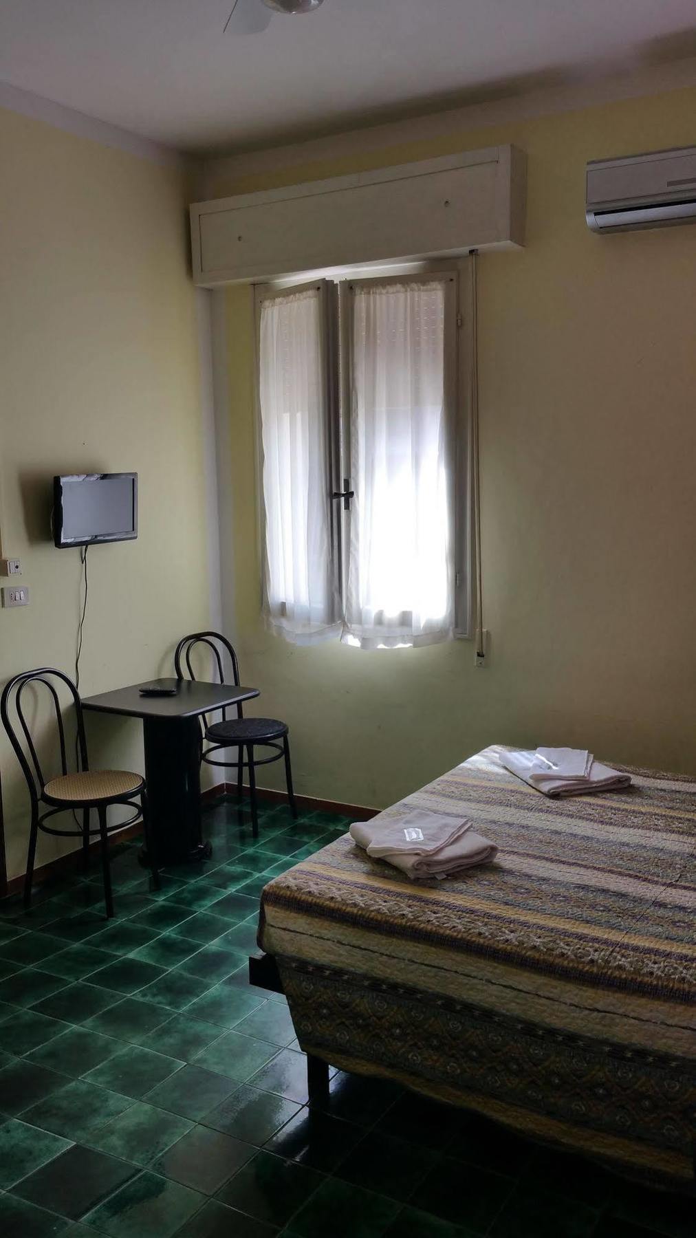 Hotel Villa Lorena Rimini Eksteriør billede