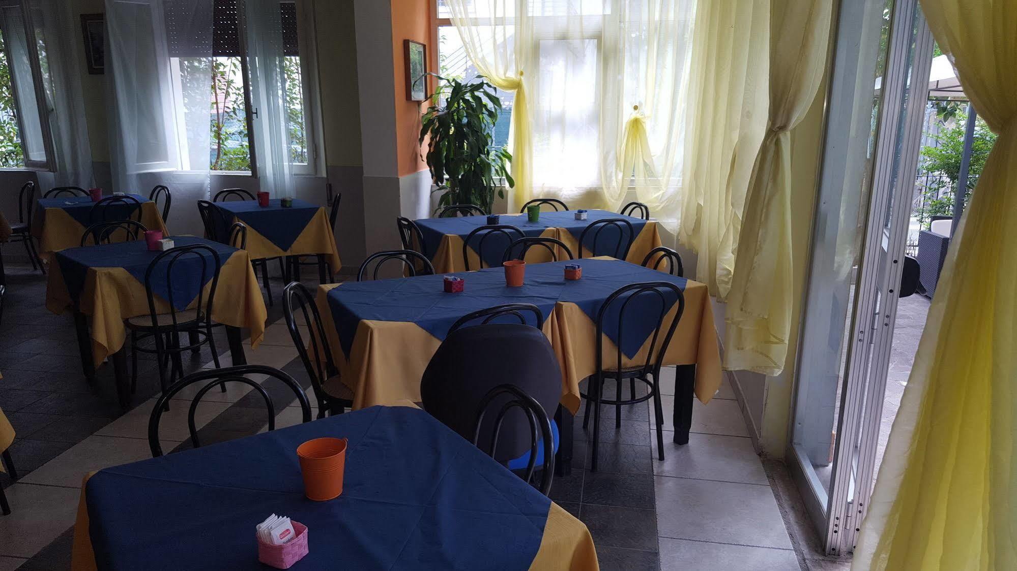 Hotel Villa Lorena Rimini Eksteriør billede