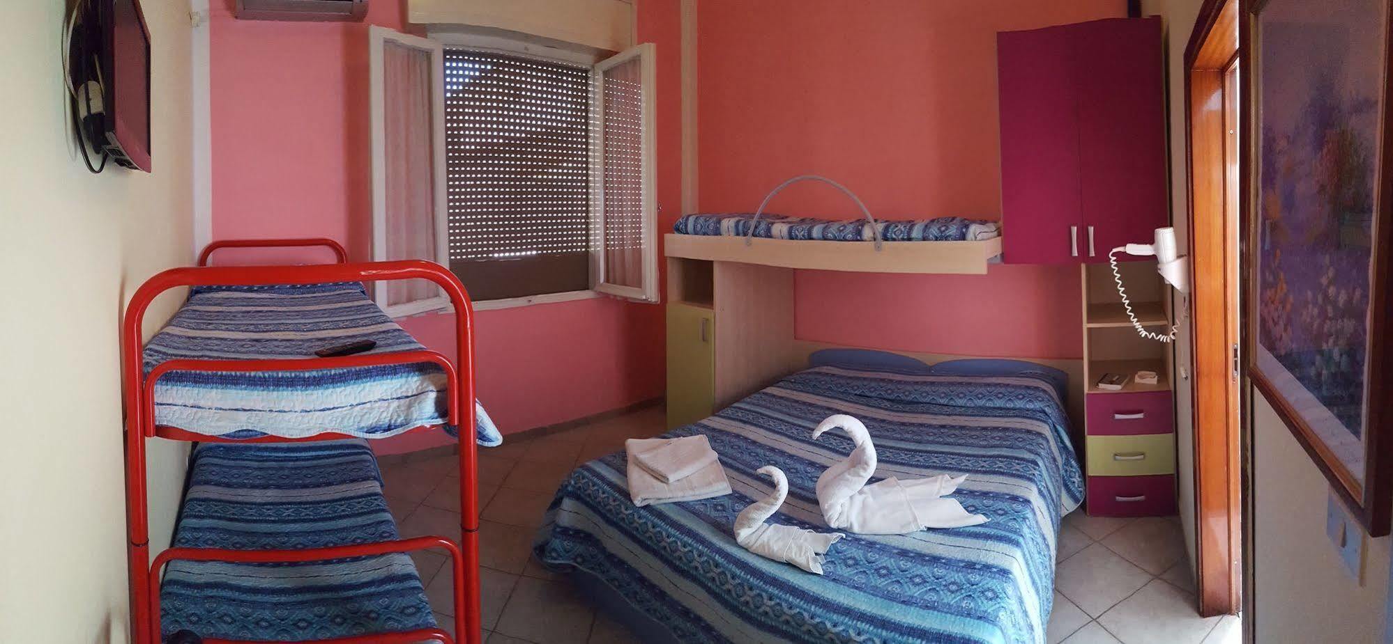 Hotel Villa Lorena Rimini Eksteriør billede