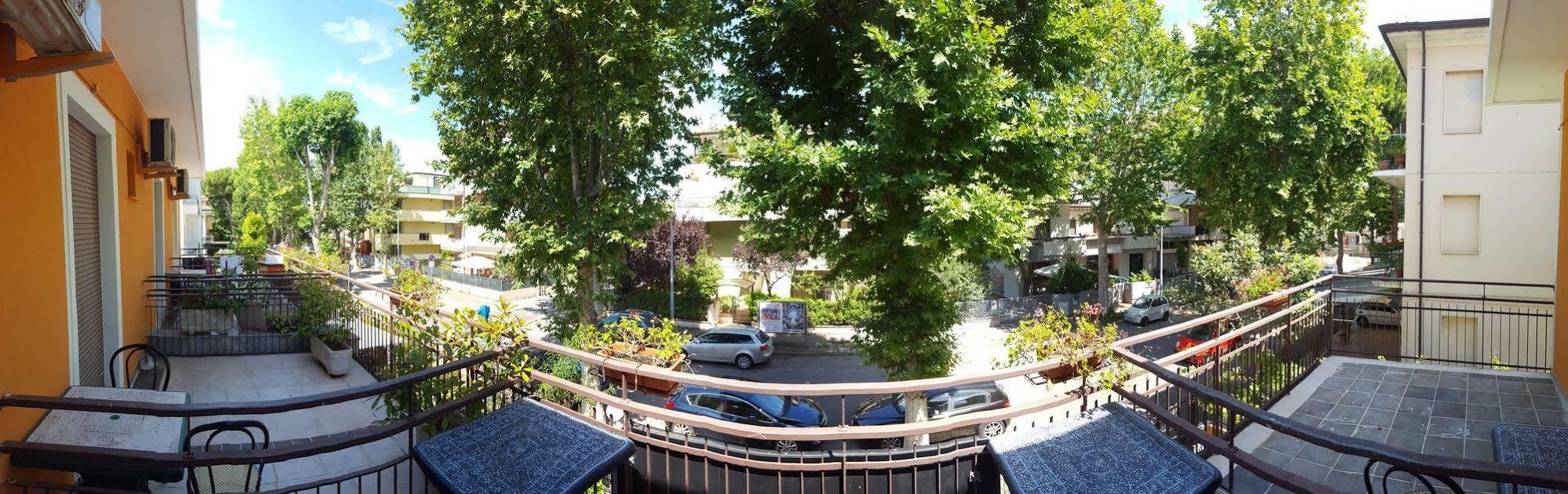 Hotel Villa Lorena Rimini Eksteriør billede